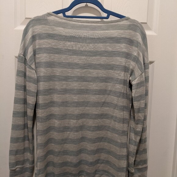 Disney Store Cinderella Sweater - Picture 4 of 4